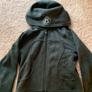 Lululemon women’s zip-up sweater